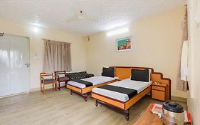 Hotel O Ellis